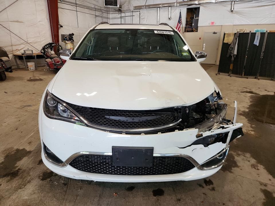 2017 CHRYSLER PACIFICA LIMITED 5