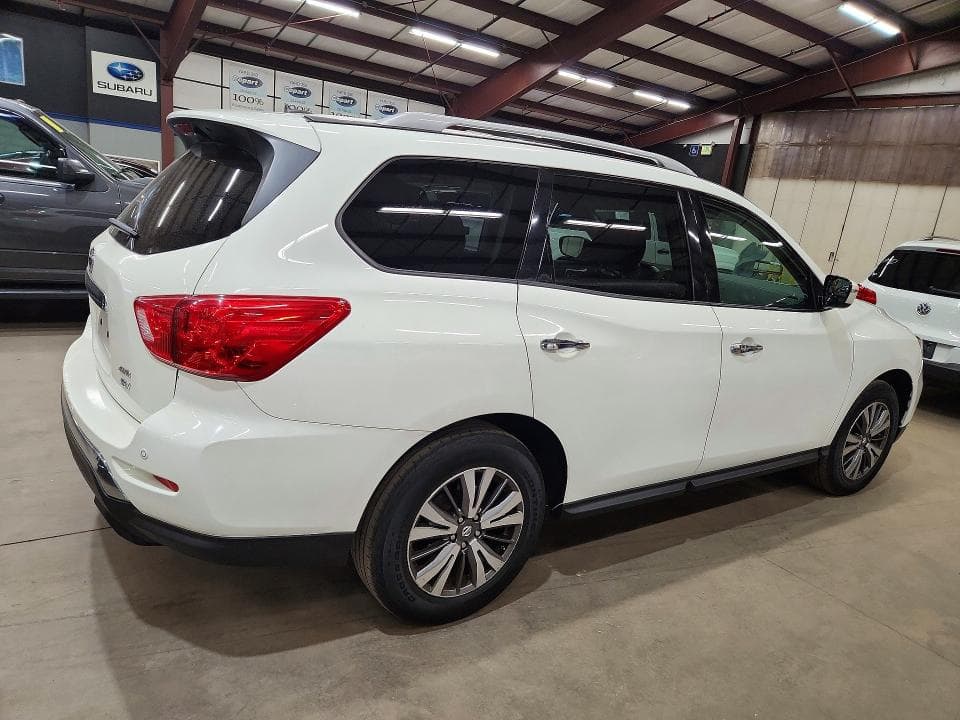 2017 NISSAN PATHFINDER SV 3