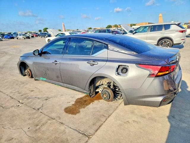 2025 NISSAN ALTIMA SR 2