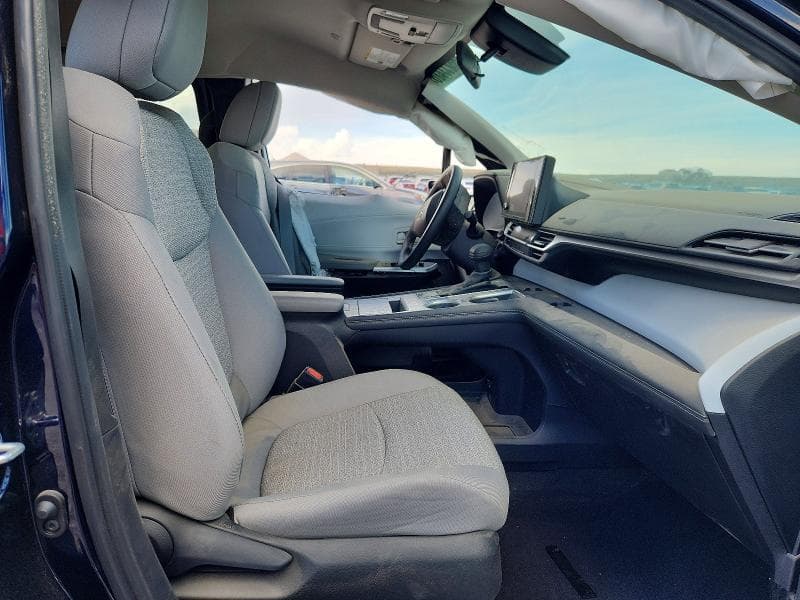 2025 TOYOTA SIENNA LE 8-PASSENGER 7