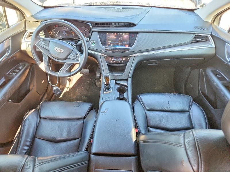 2017 CADILLAC XT5 LUXURY 8