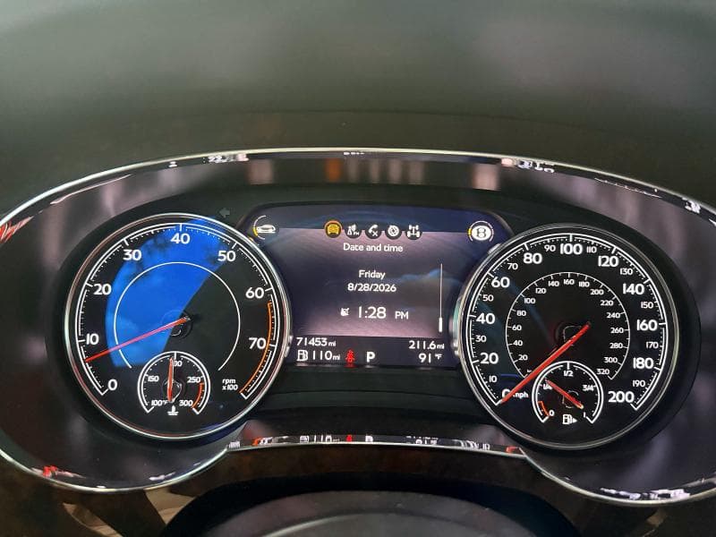 2017 BENTLEY BENTAYGA 8