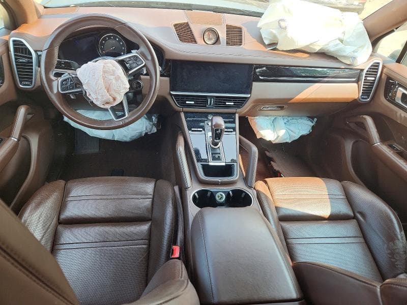 2019 PORSCHE CAYENNE S 8