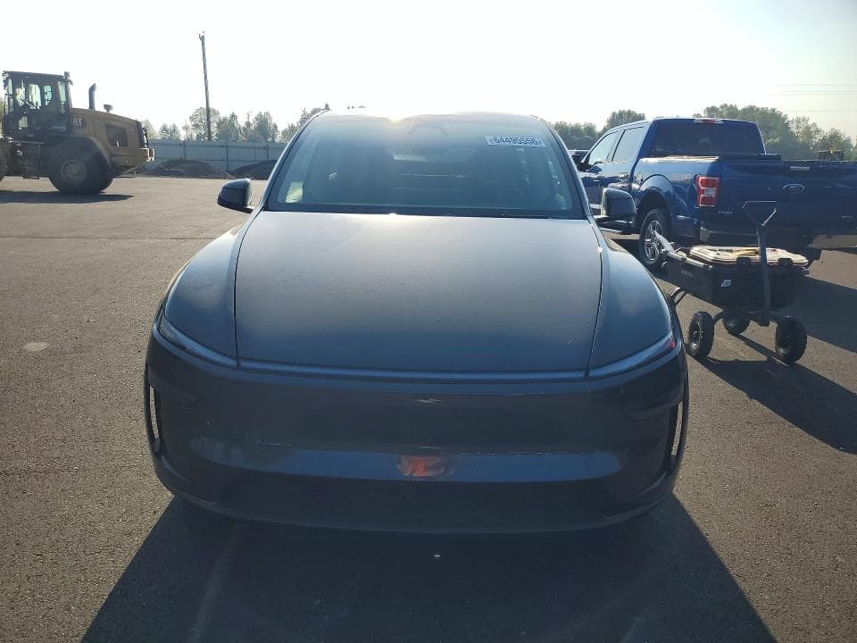 2026 TESLA MODEL Y 5