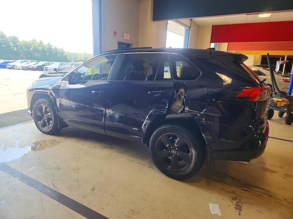 2019 TOYOTA RAV4 XSE 2