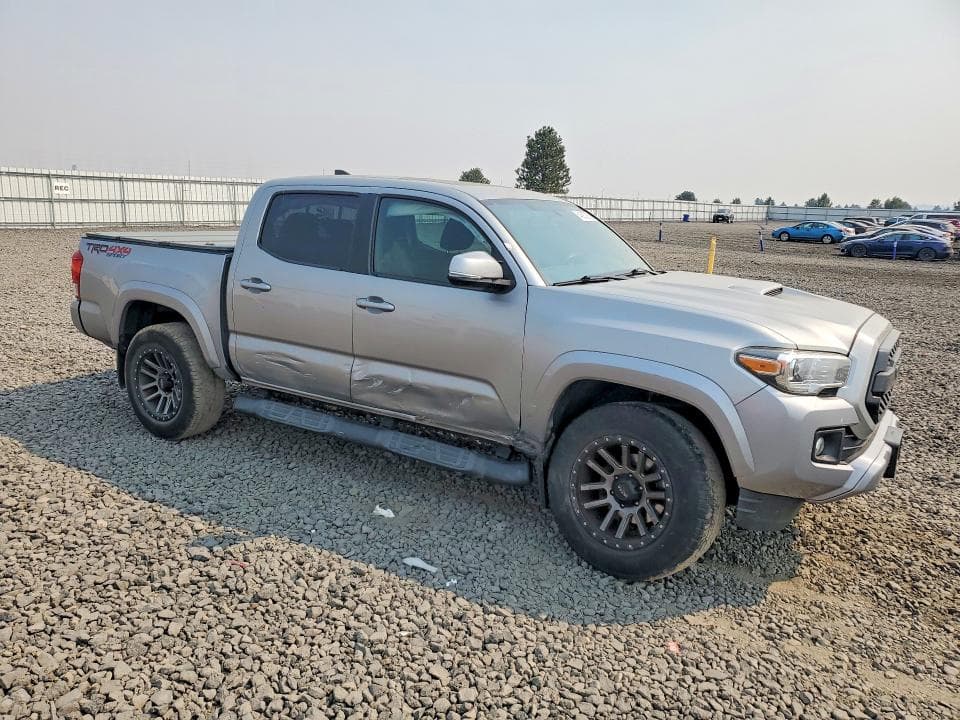 2017 TOYOTA TACOMA TRD SPORT 4
