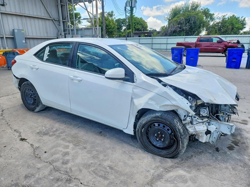 2017 TOYOTA COROLLA LE 4