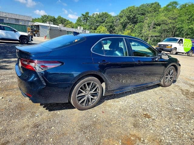 2021 TOYOTA CAMRY SE 3