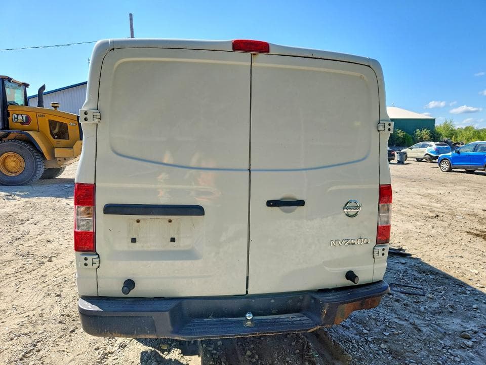 2017 NISSAN NV 2500 HD S 6