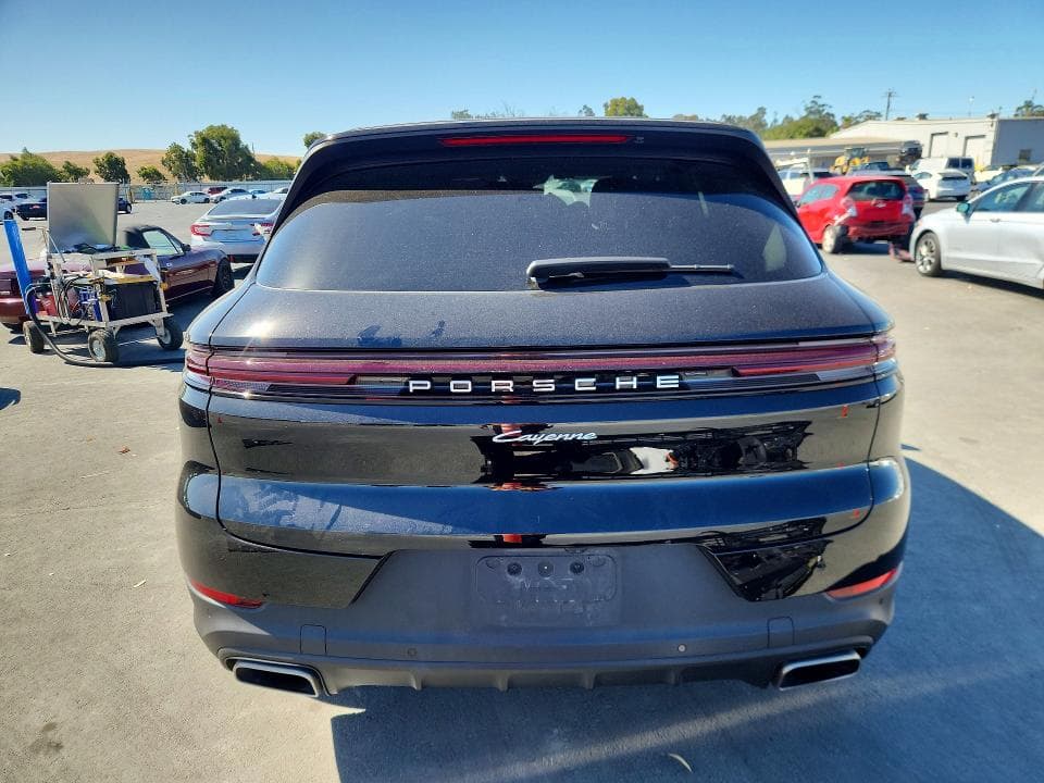 2024 PORSCHE CAYENNE 6