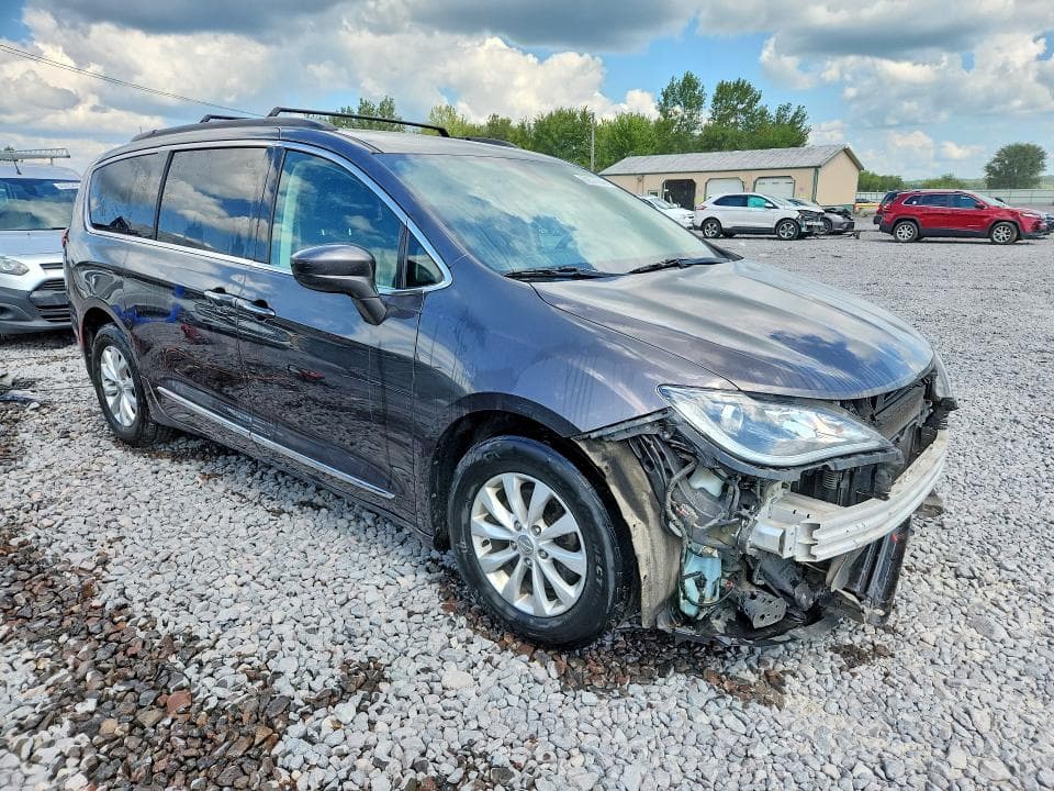 2017 CHRYSLER PACIFICA TOURING L 4