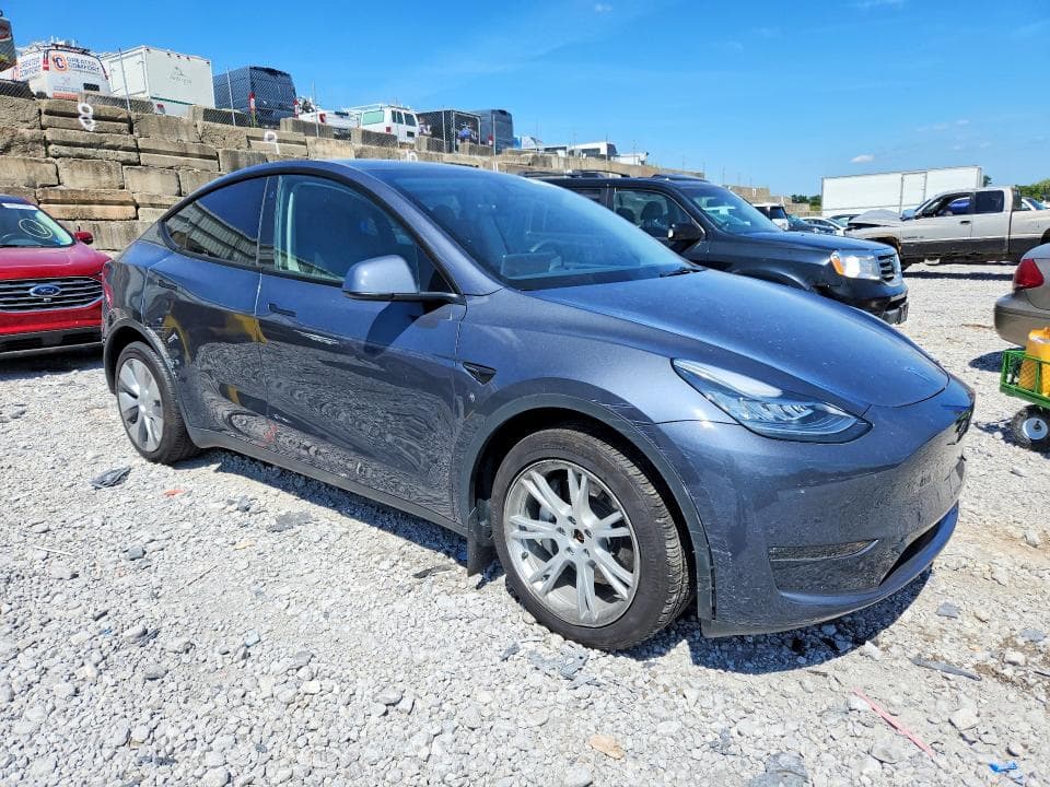 2023 TESLA MODEL Y 4