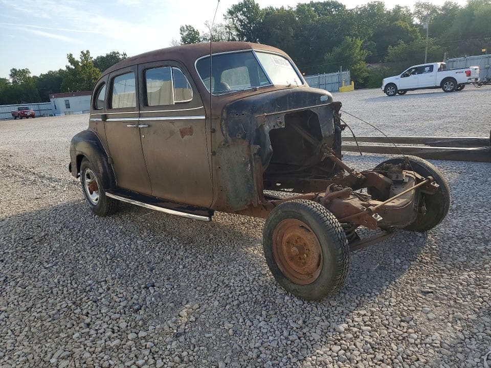 1941 PLYMOUTH DELUX 4