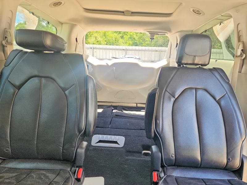 2017 CHRYSLER PACIFICA LIMITED 10