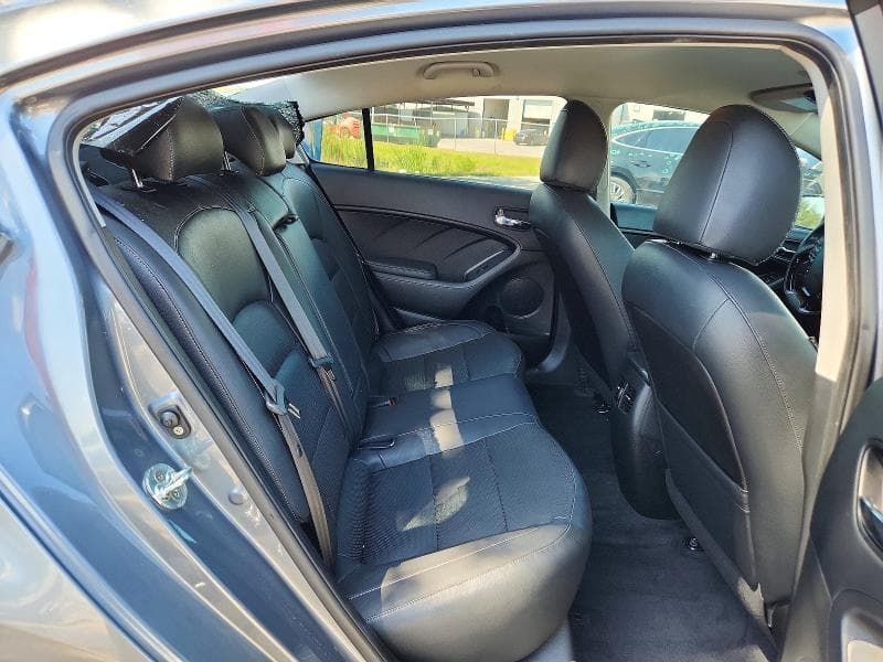 2017 KIA FORTE EX 10