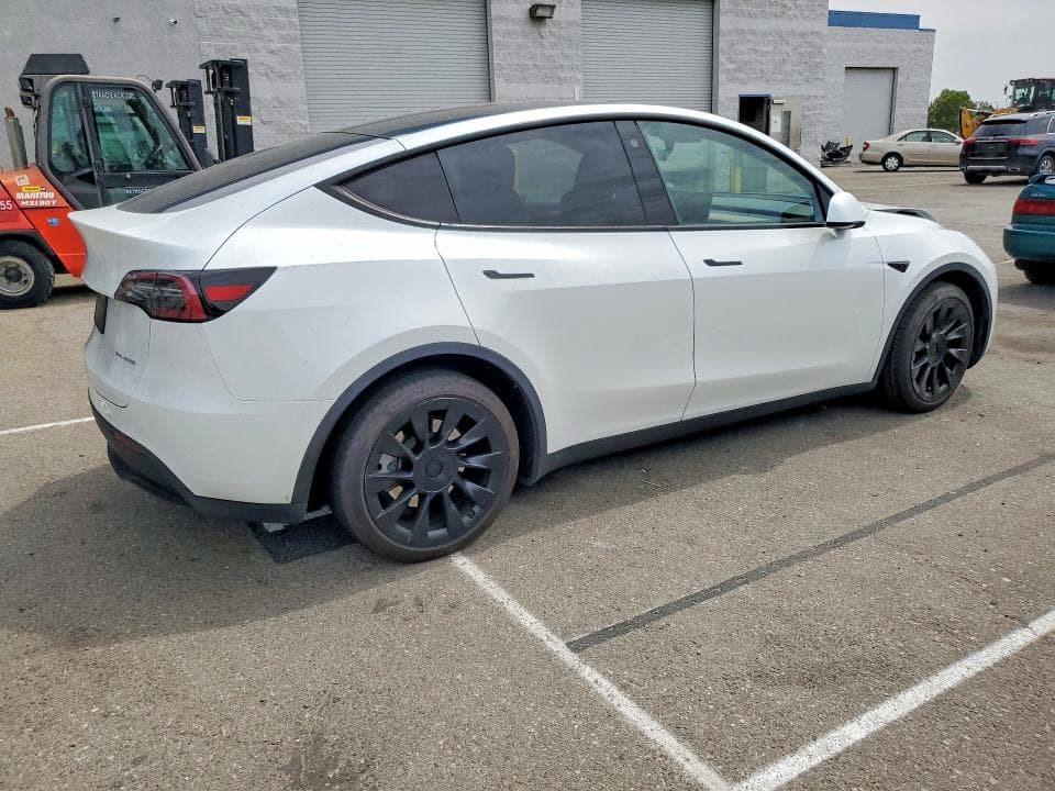 2023 TESLA MODEL Y 3