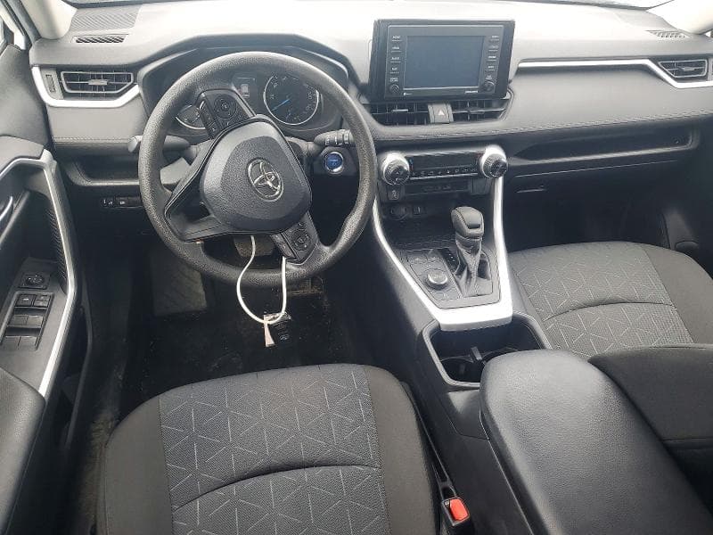 2022 TOYOTA RAV4 XLE 8