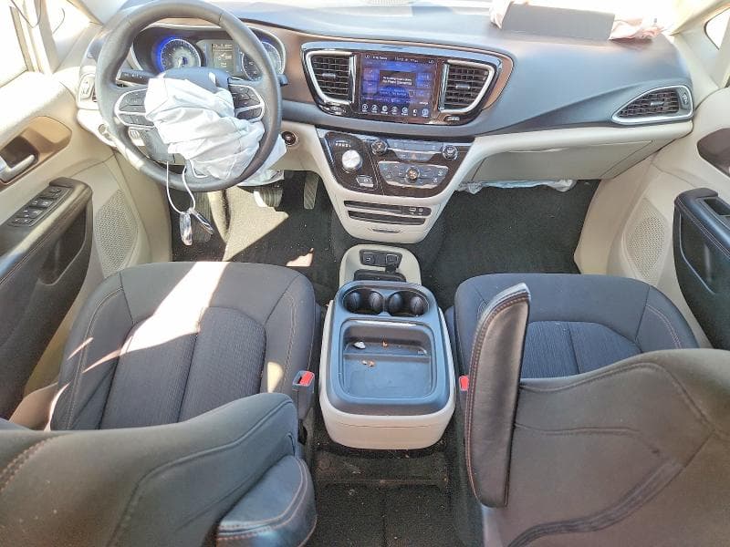 2017 CHRYSLER PACIFICA TOURING L 8