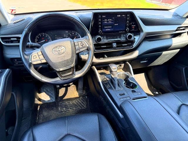 2020 TOYOTA HIGHLANDER XLE 9