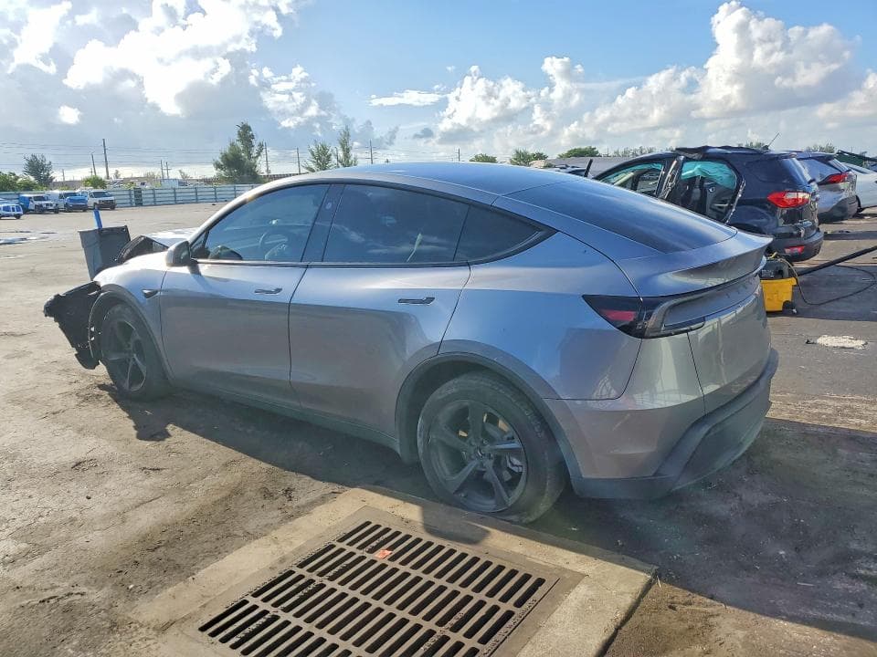 2026 TESLA MODEL Y 2