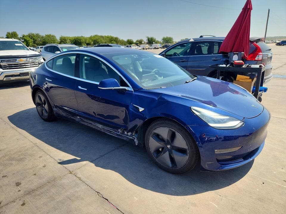 2018 TESLA MODEL 3 4