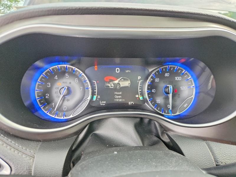 2018 CHRYSLER PACIFICA LIMITED 9