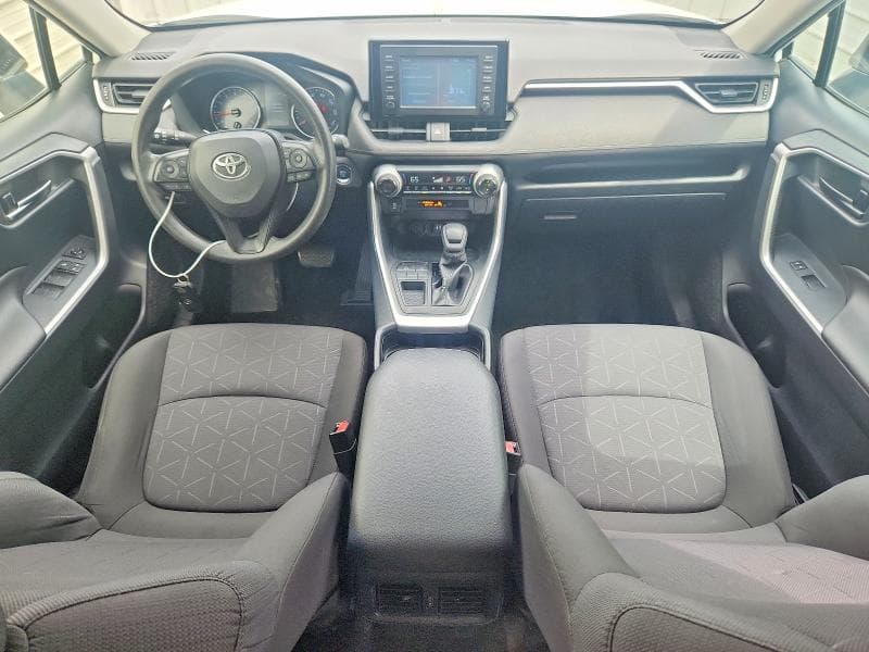 2019 TOYOTA RAV4 XLE 8