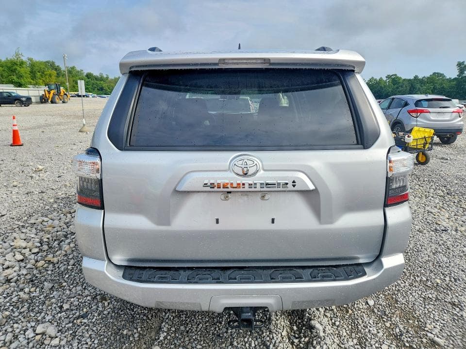2024 TOYOTA 4RUNNER SR5 6