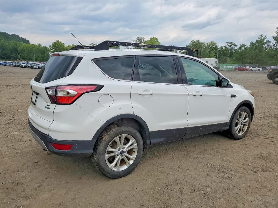 2017 FORD ESCAPE SE 3