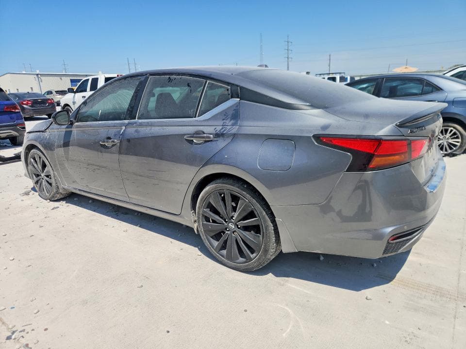 2022 NISSAN ALTIMA SR 2