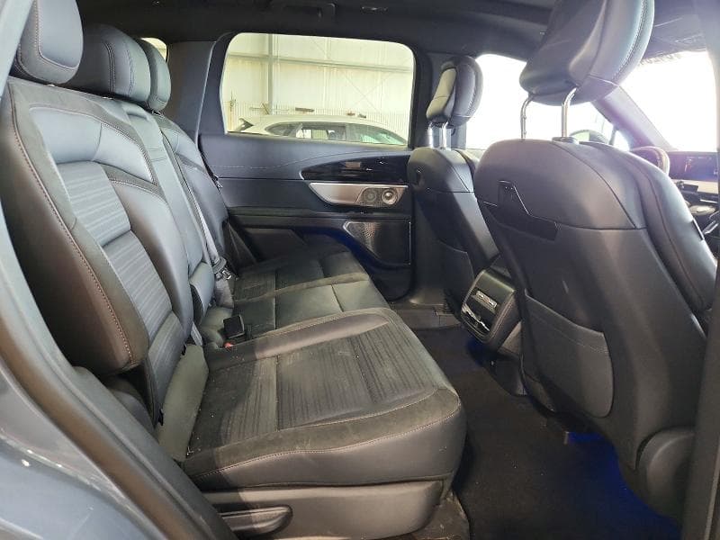 2025 LINCOLN NAUTILUS RESERVE 11