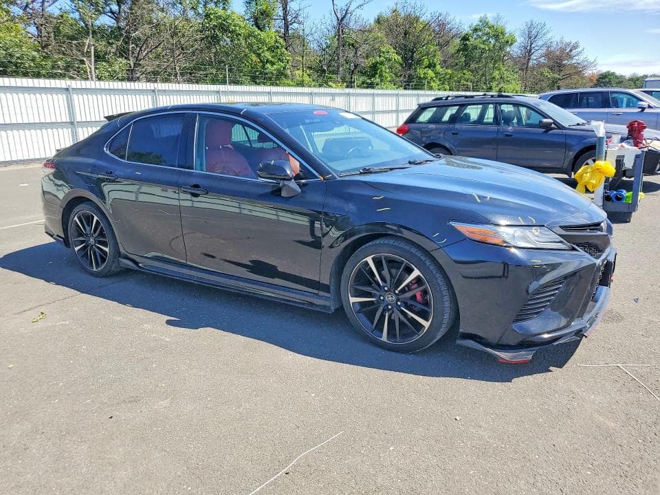 2019 TOYOTA CAMRY XSE 4