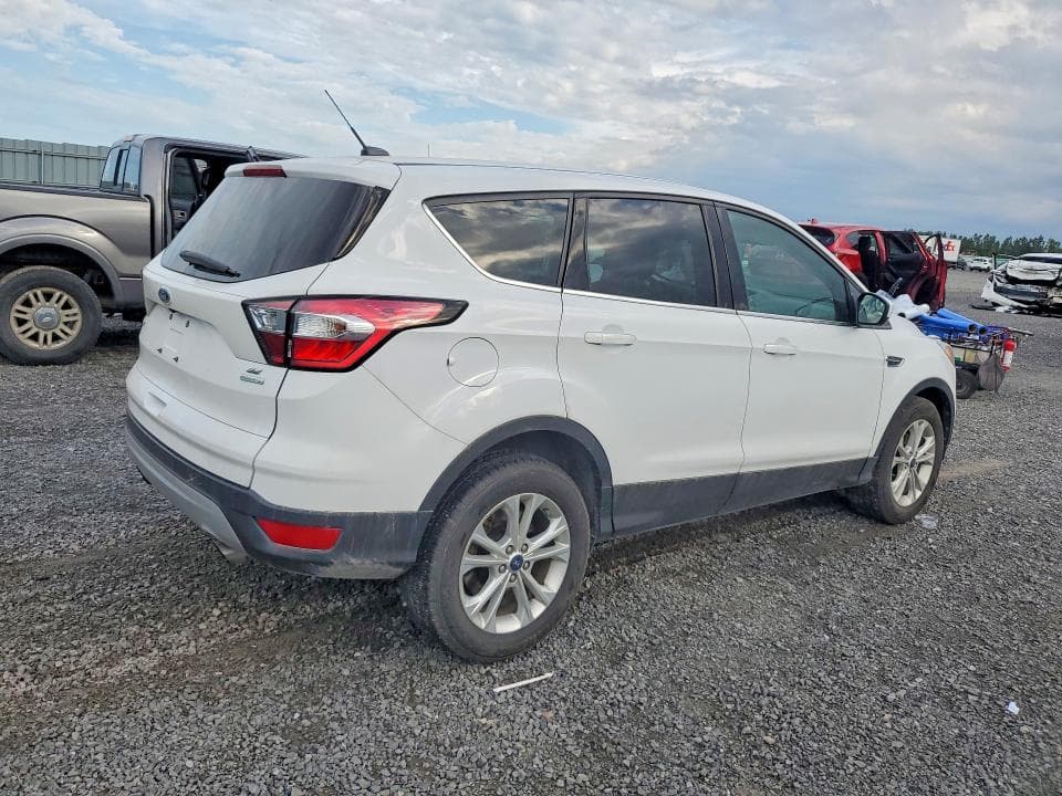2017 FORD ESCAPE SE 3