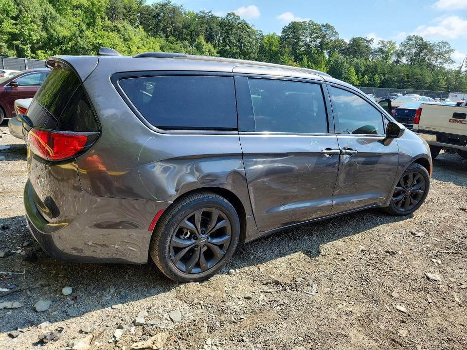 2019 CHRYSLER PACIFICA TOURING L 3
