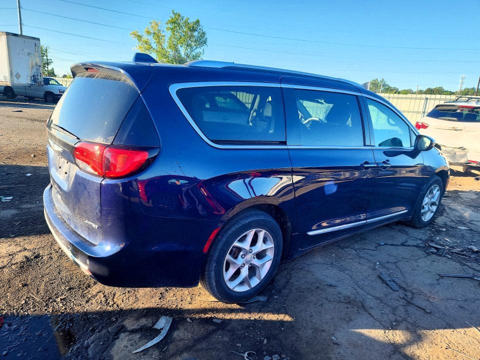 2020 CHRYSLER PACIFICA LIMITED 3