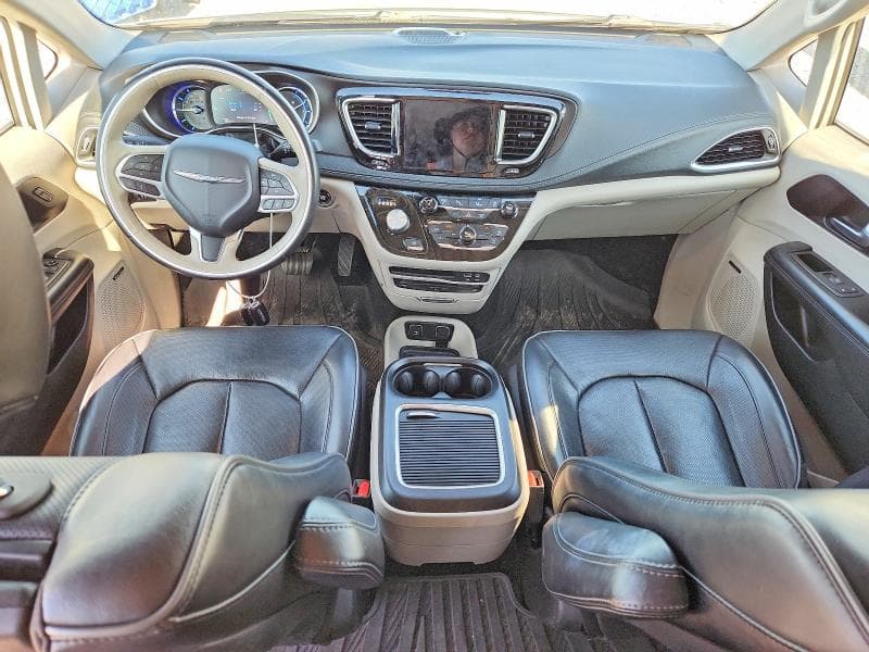2020 CHRYSLER PACIFICA HYBRID LIMITED 8
