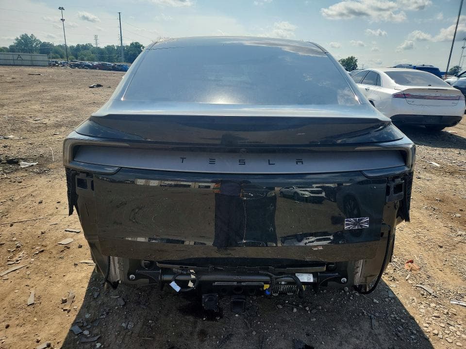 2026 TESLA MODEL Y 6