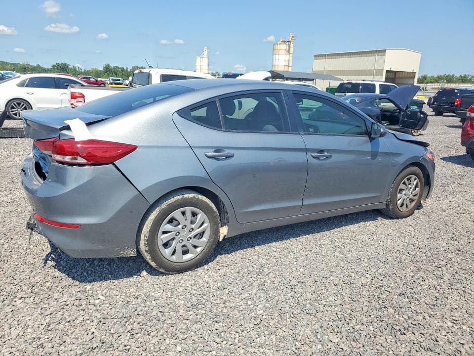 2018 HYUNDAI ELANTRA SE 3