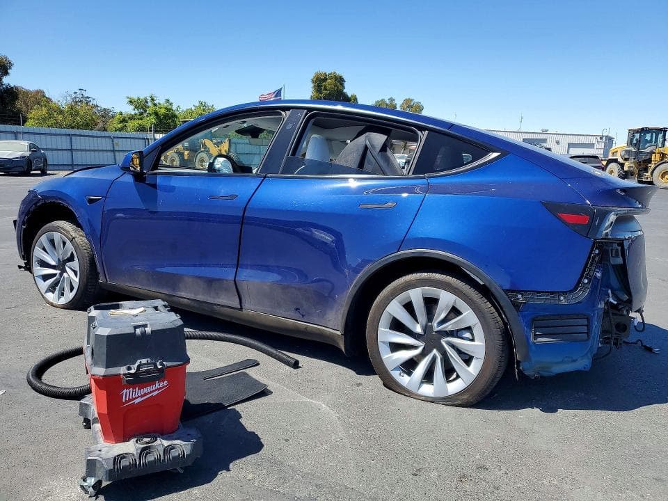 2026 TESLA MODEL Y 2