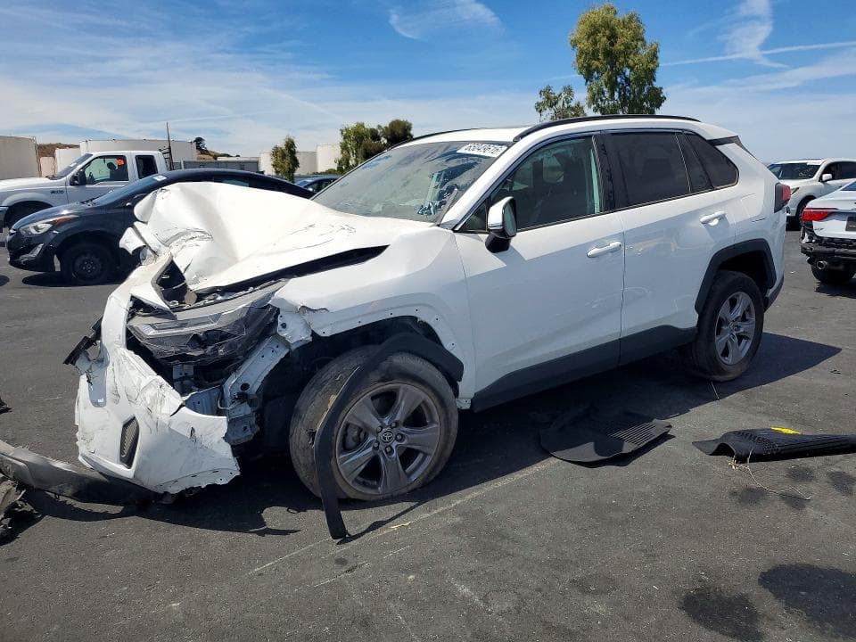 2022 TOYOTA RAV4 XLE - 1