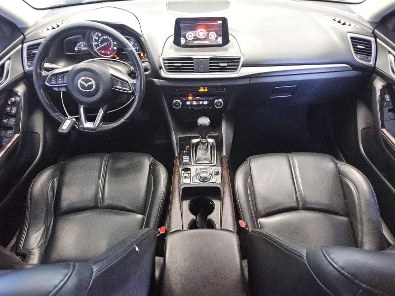2018 MAZDA 3 TOURING 8