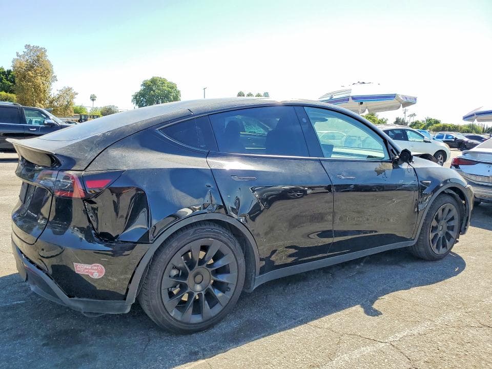 2024 TESLA MODEL Y 3
