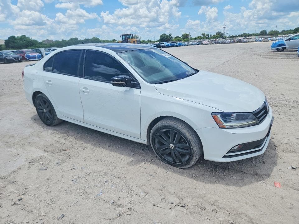 2018 VOLKSWAGEN JETTA SPORT 4