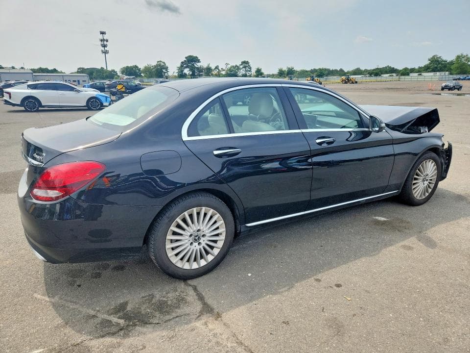 2017 MERCEDES-BENZ C 300 4MATIC 3