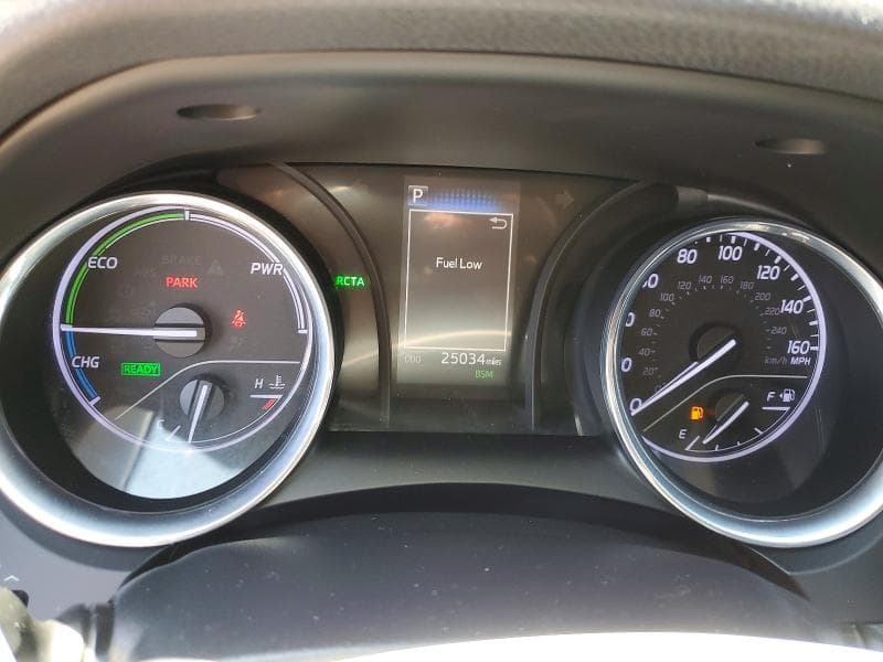 2019 TOYOTA CAMRY HYBRID SE 9