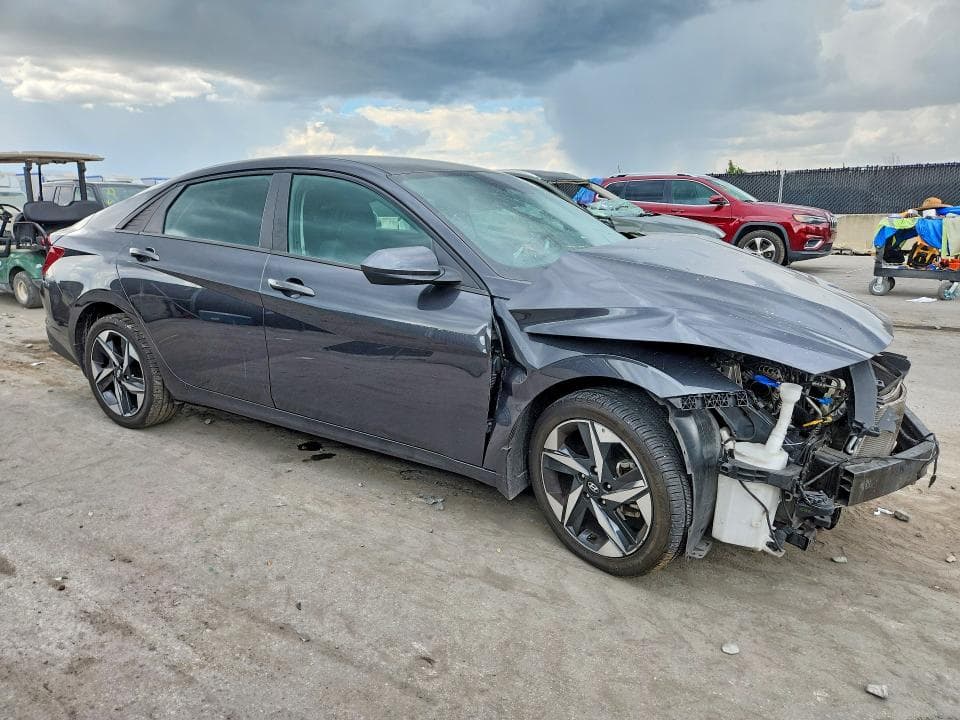 2023 HYUNDAI ELANTRA SEL 4