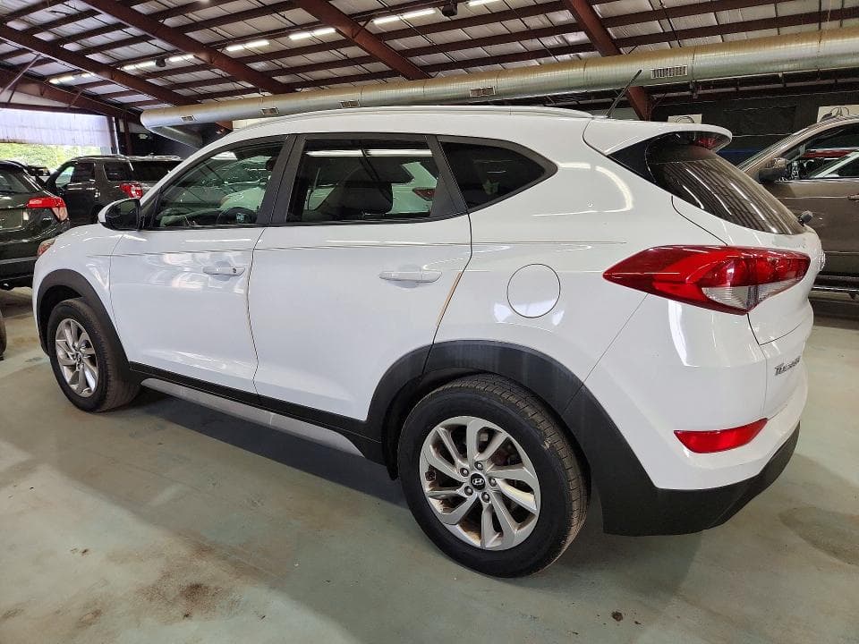 2017 HYUNDAI TUCSON SE 2