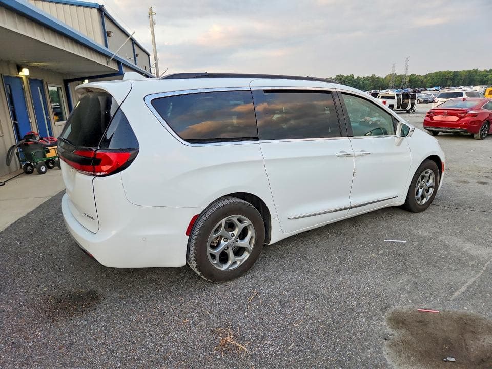 2022 CHRYSLER PACIFICA LIMITED 3
