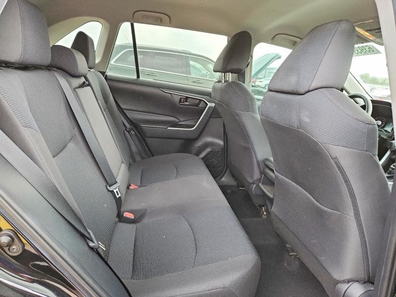 2021 TOYOTA RAV4 LE 10