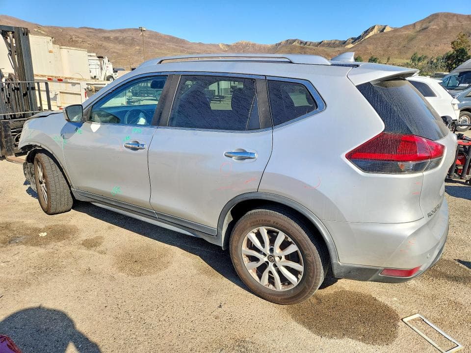 2020 NISSAN ROGUE SV 2